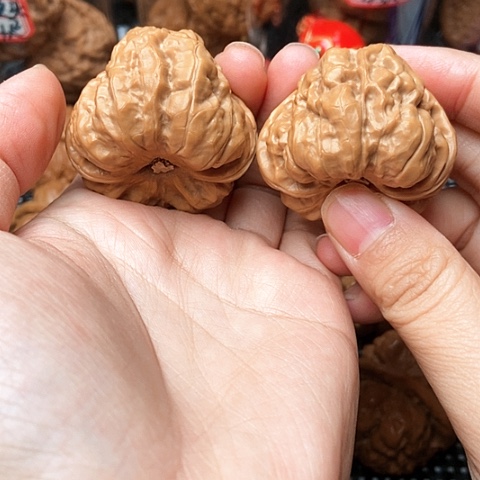 文玩核桃吊坠蛤蟆头核桃精品头货42