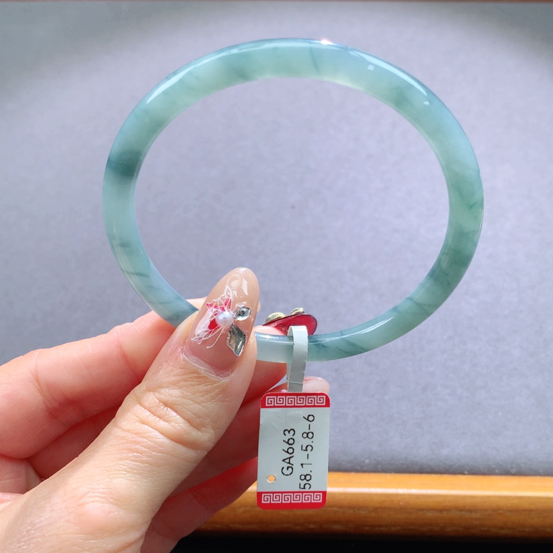 翡翠手镯未镶嵌天然翡翠手镯叮当镯