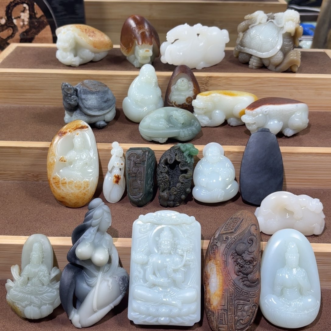 和田玉未镶嵌挂件