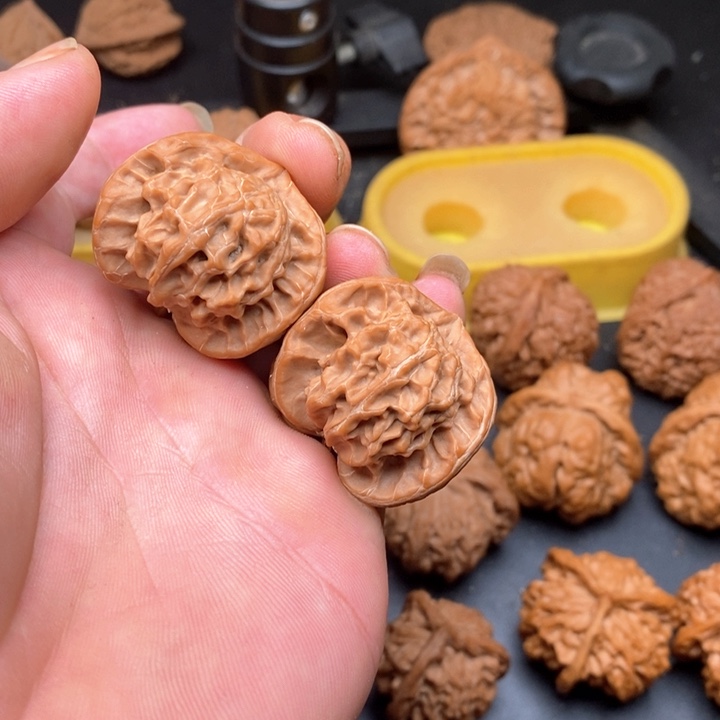 翻***）桃核把件比翼双飞1234