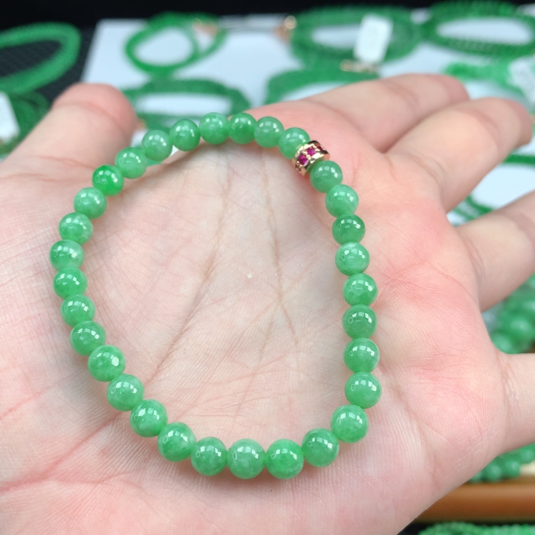 翡翠手链未镶嵌翡翠