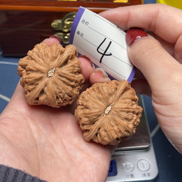 文玩核桃把件粗筋47