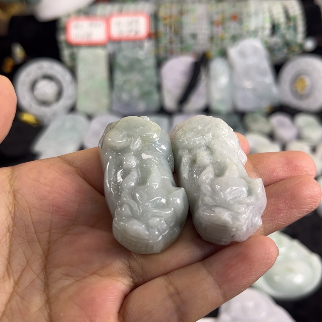 翡翠未镶嵌吊坠(不含链)瑕疵