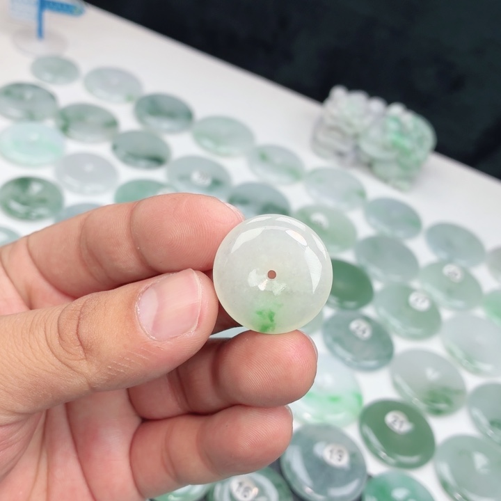 翡翠未镶嵌颈饰缅甸天然A货翡翠25-6.3