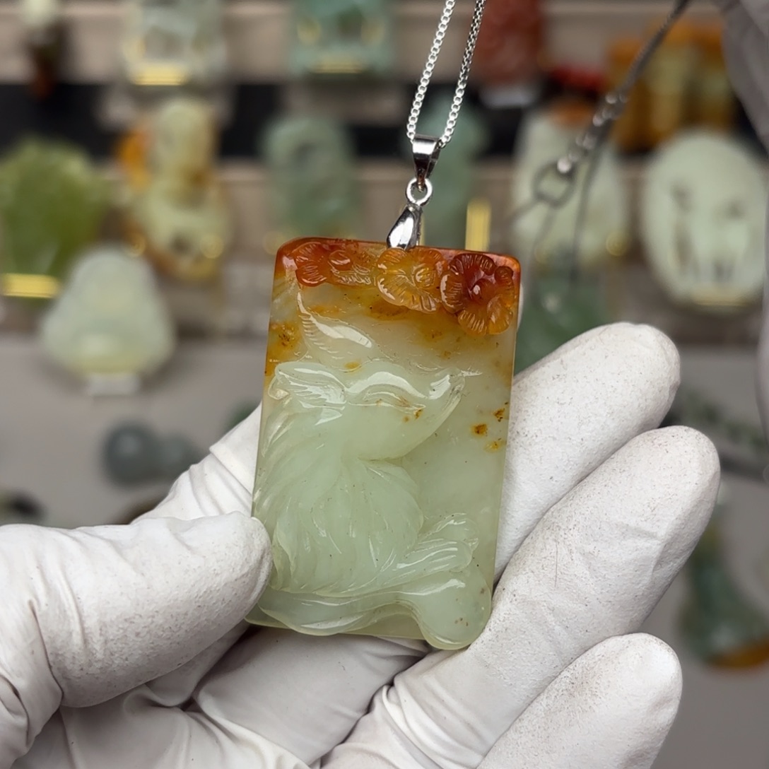 蛇纹石玉颈饰未镶嵌