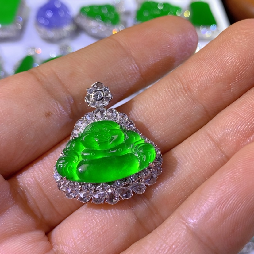 【闪购商品】翡翠挂件18K金镶嵌静****静天然翡翠