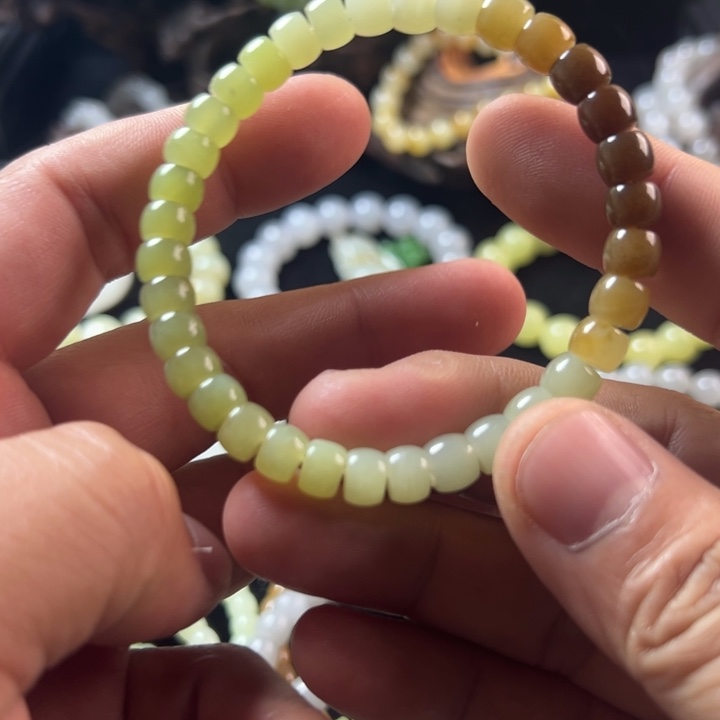 和田玉未镶嵌手串