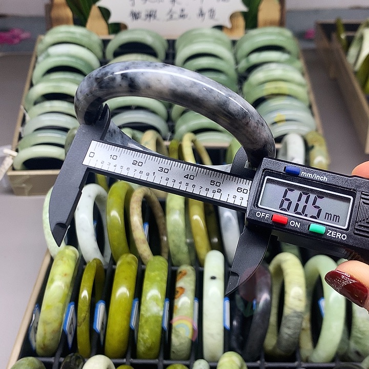 未镶嵌蛇纹石玉手镯101