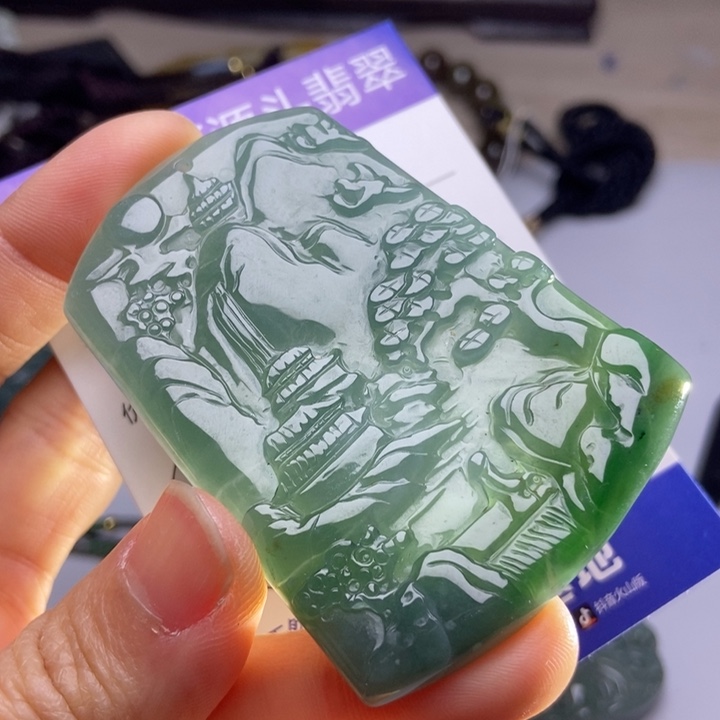 翡翠颈饰未镶嵌翡翠
