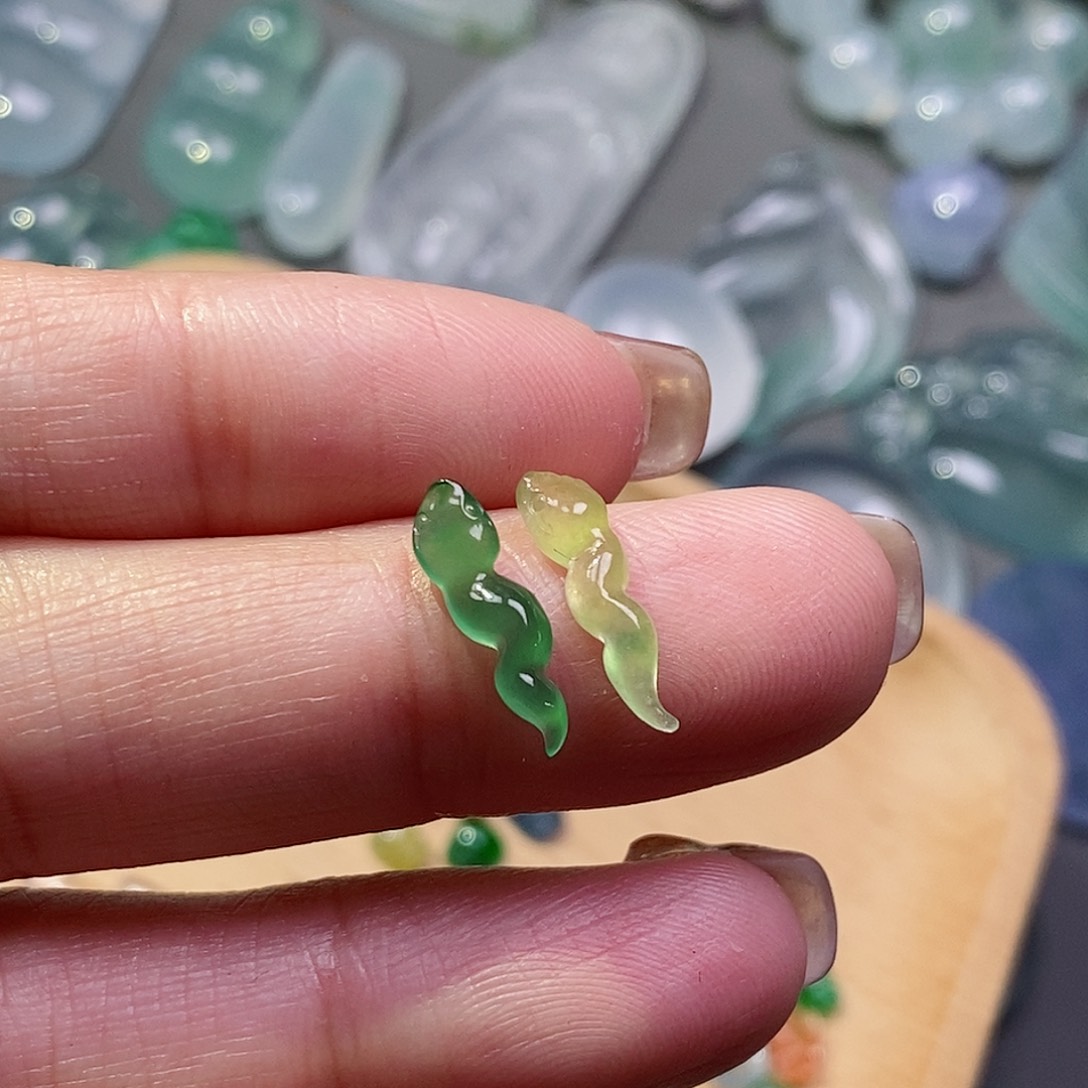 翡翠颈饰未镶嵌翡翠