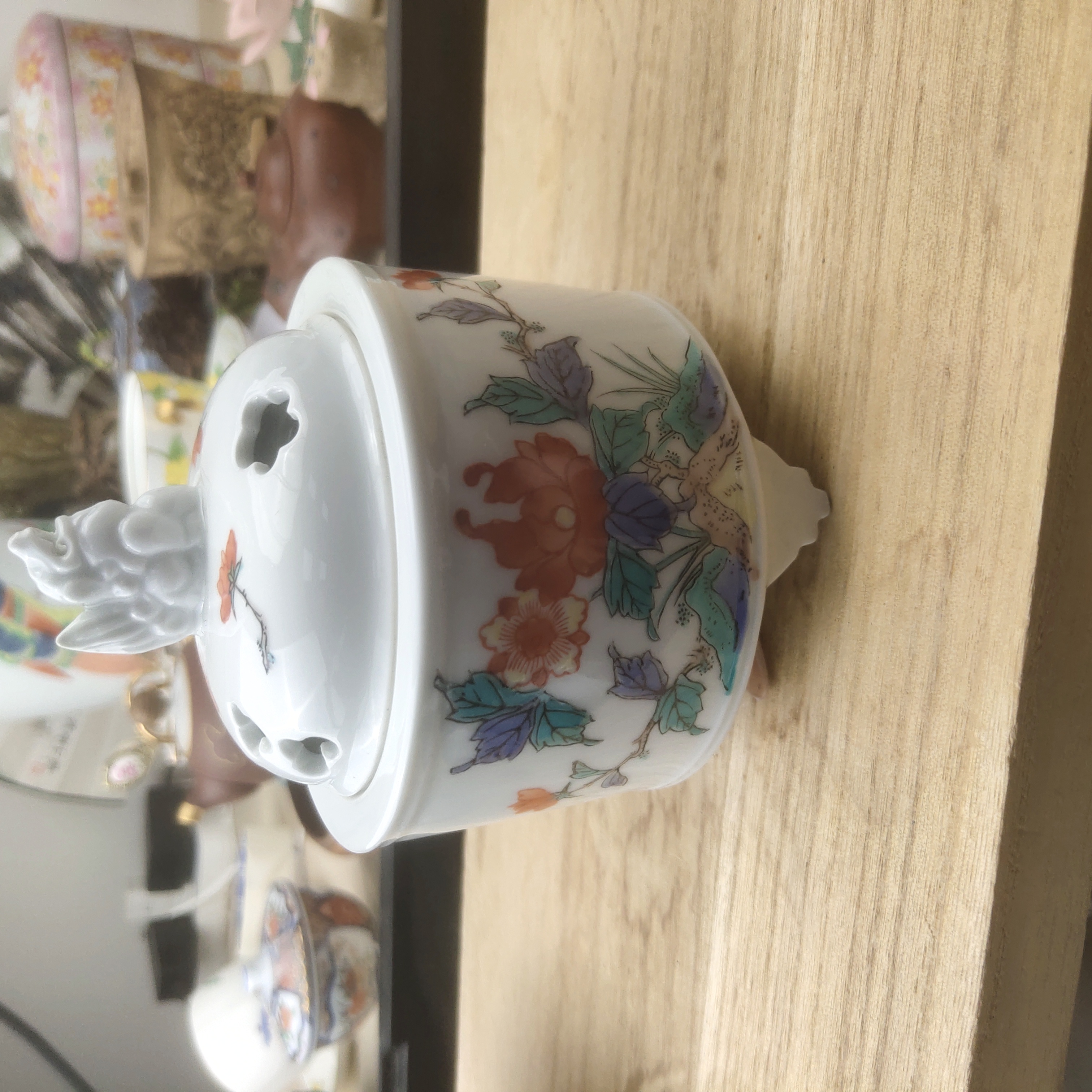 金玉满堂风格五彩矾红瓷器锅岛烧香炉