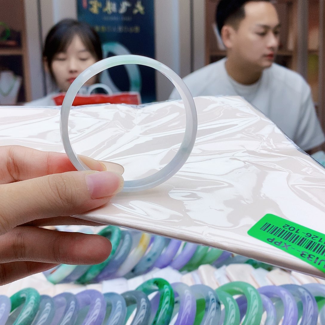 翡翠手镯未镶嵌t