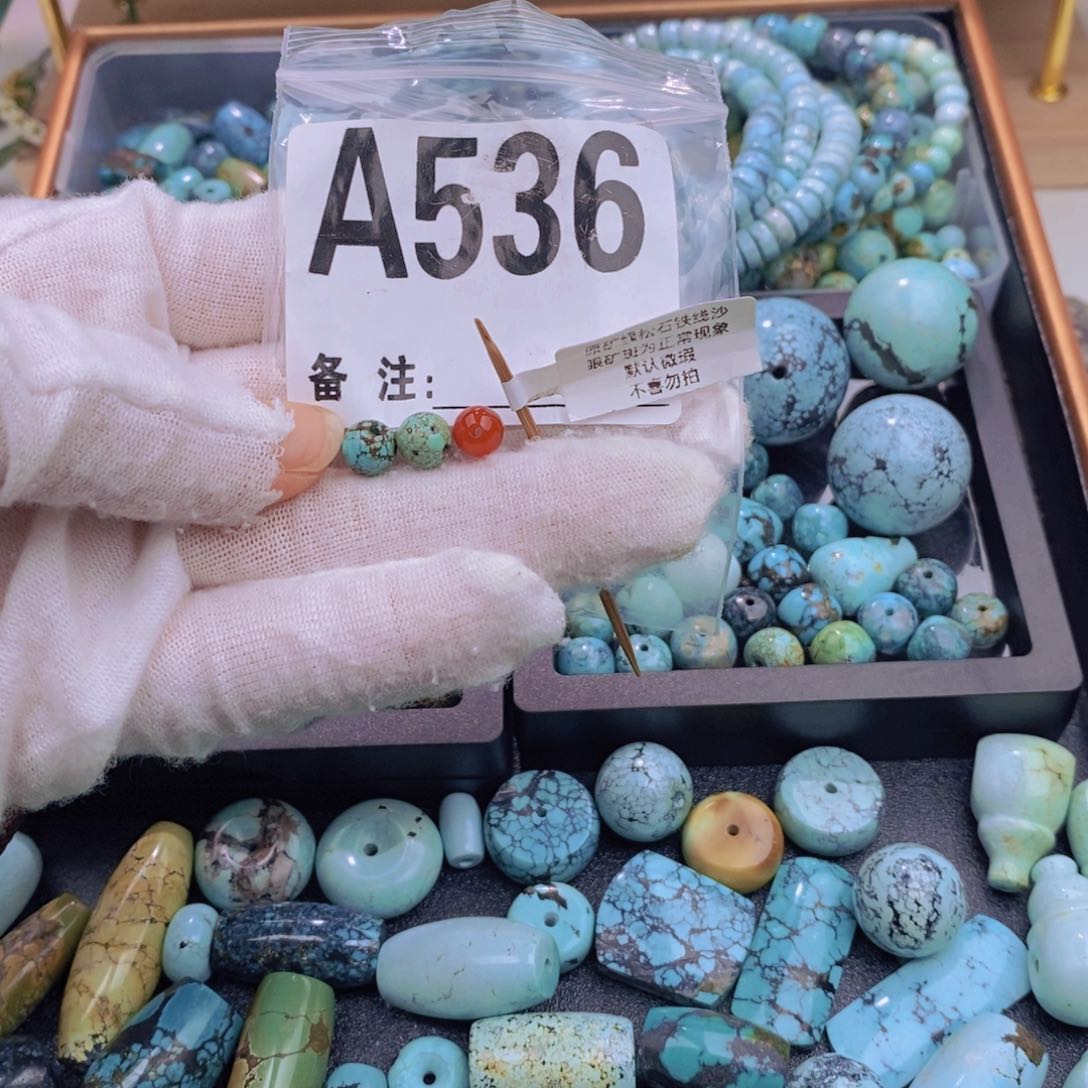 未镶嵌卡6圆珠一对南红玛瑙