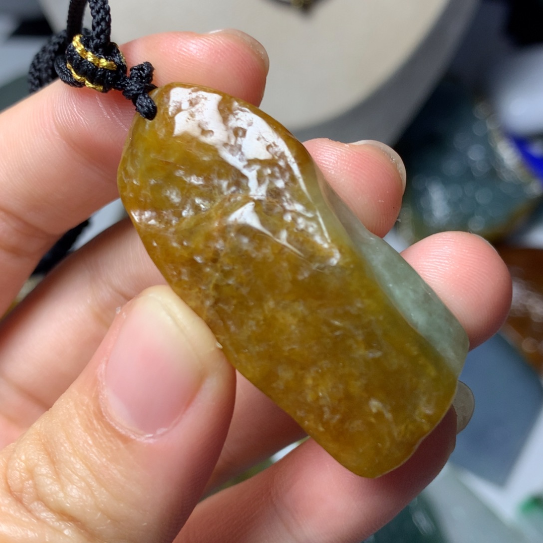 翡翠颈饰未镶嵌吊坠