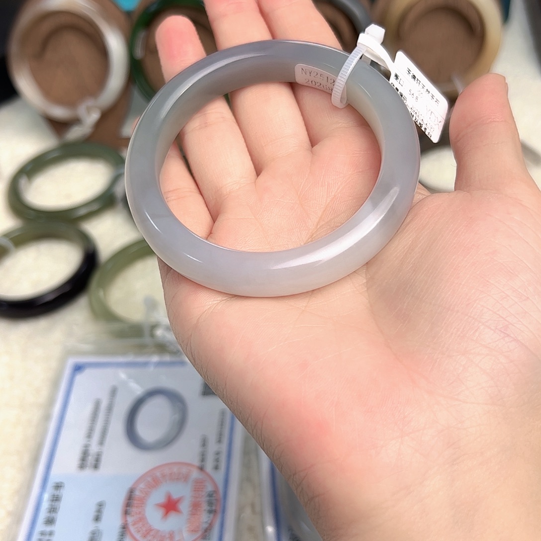 和田玉（糖玉）未镶嵌手镯