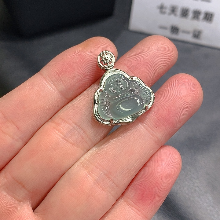 翡翠手链未镶嵌。。。