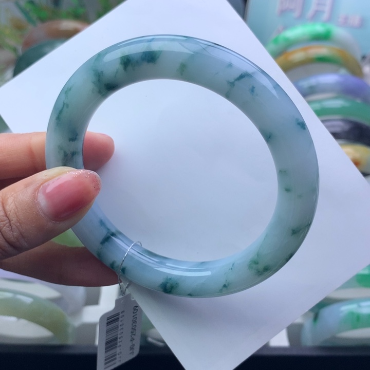 翡翠手镯未镶嵌天然翡翠手镯