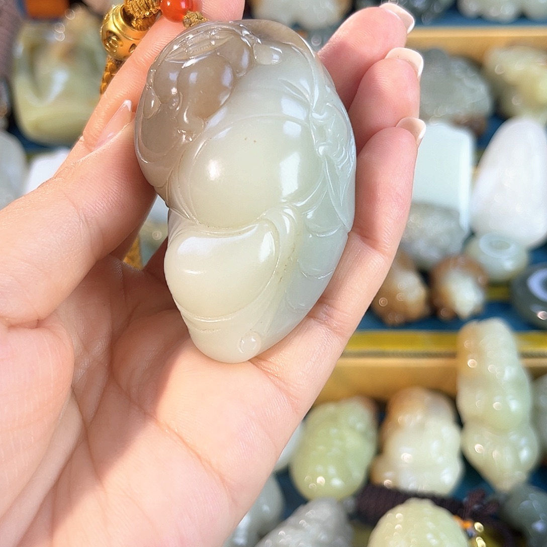 和田玉（糖玉）未镶嵌颈饰