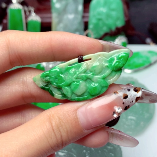 翡翠吊坠(不含链)未镶嵌