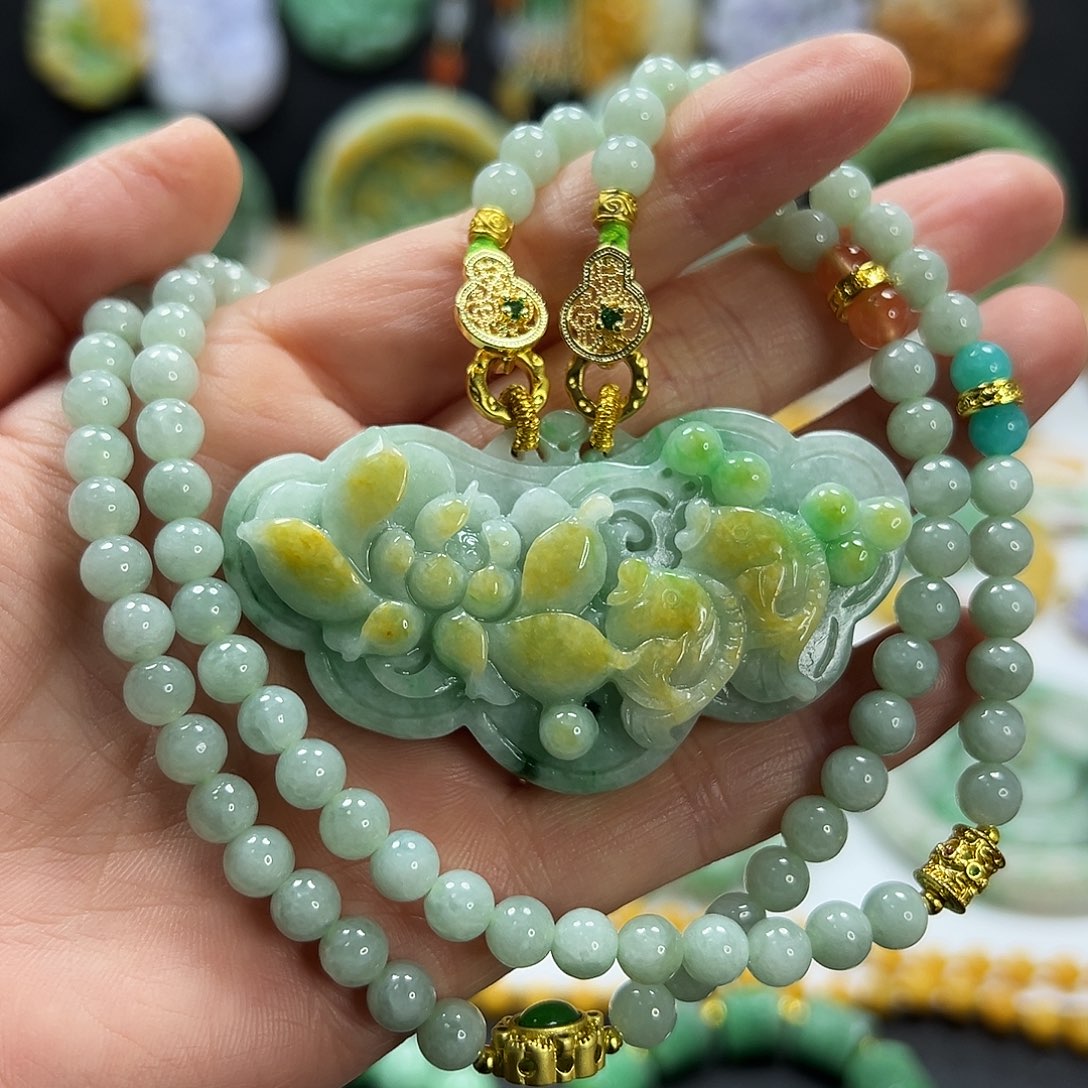 翡翠未镶嵌颈饰吊坠