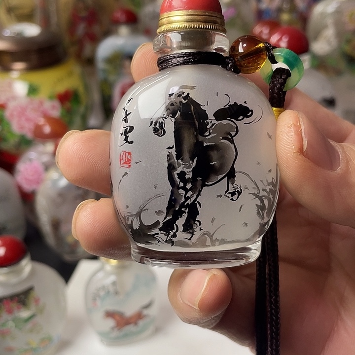 老***土有机玻璃内画鼻烟壶马到成功