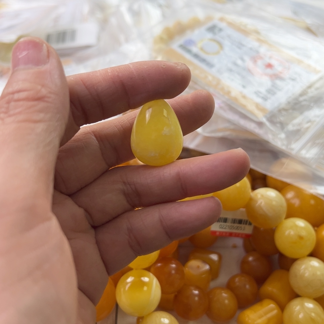琥珀珠宝奇石未镶嵌