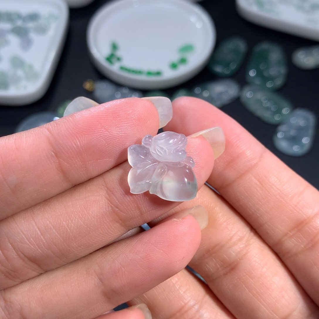 翡翠裸石未镶嵌飘花仙子