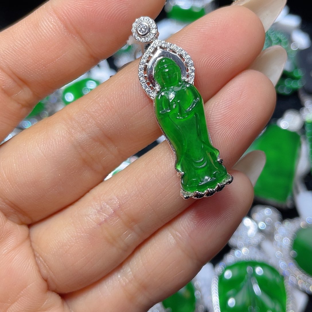 翡翠颈饰银S925镶嵌翡翠