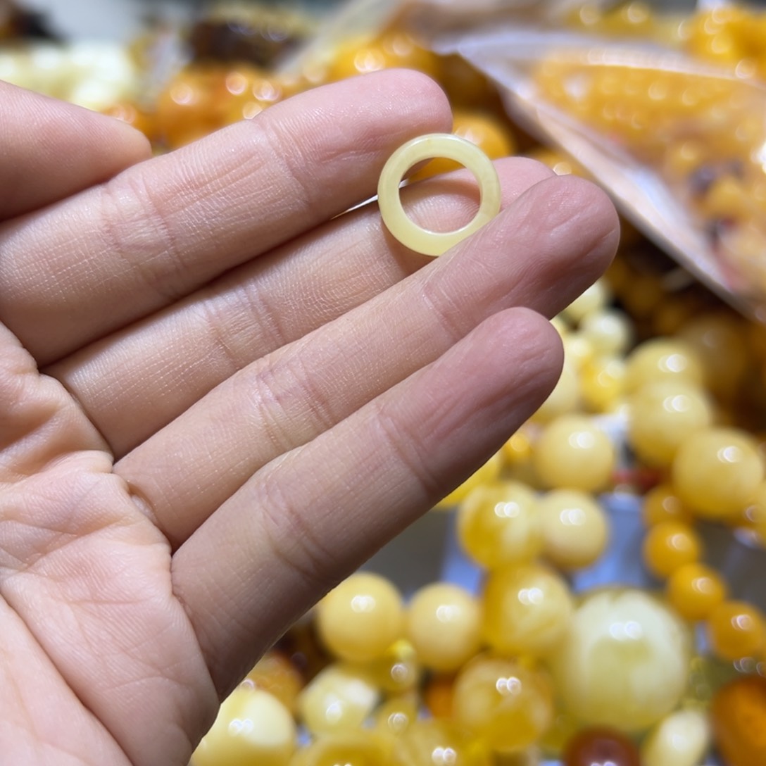 琥珀珠宝奇石未镶嵌