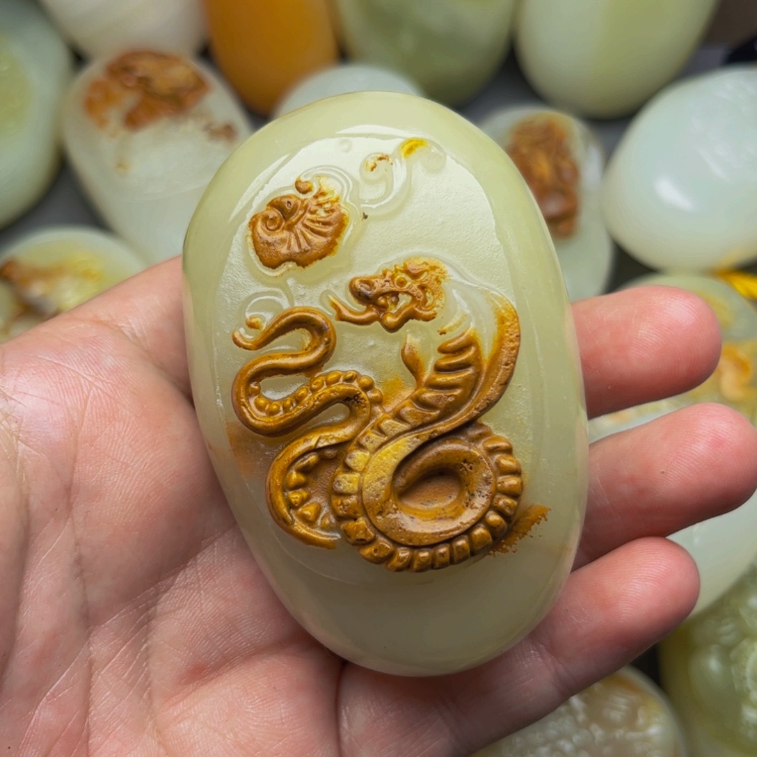 石材方解石手把件蛇