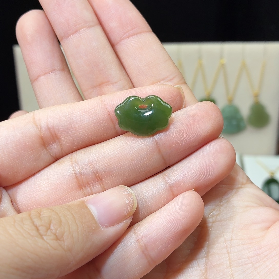 胖***.和田玉（碧玉）未镶嵌吊坠(赠链)