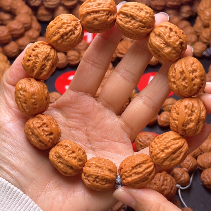 文玩核桃吊坠蜡皮方墩