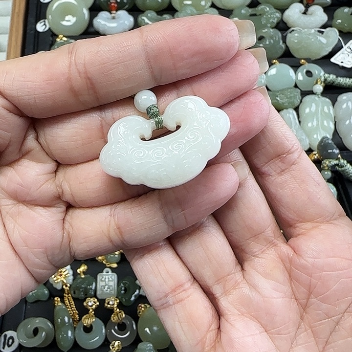 和田玉未镶嵌吊坠(不含链)
