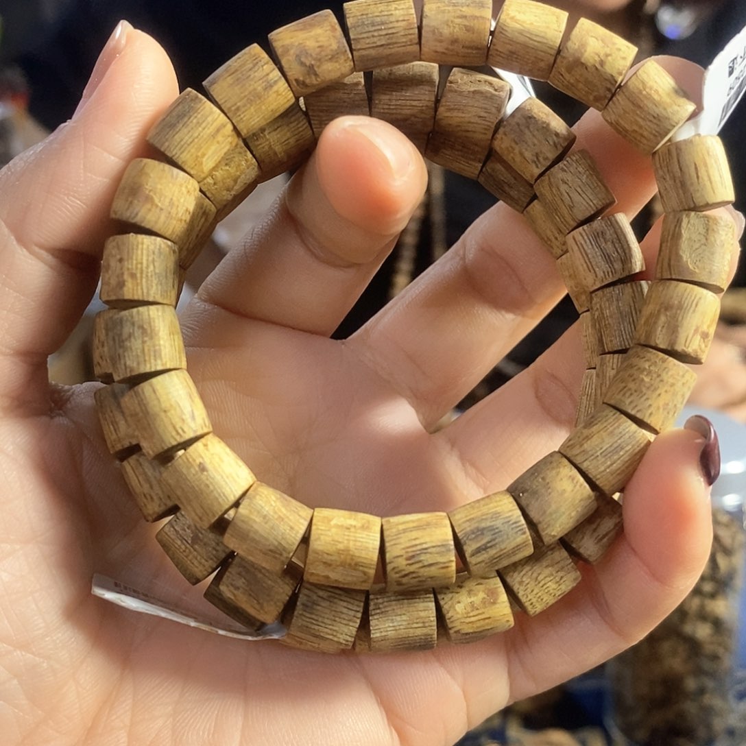 沉香手串棋楠桶珠单圈0.8/7克+多样性发一