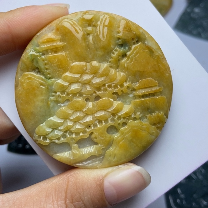 翡翠颈饰未镶嵌翡翠