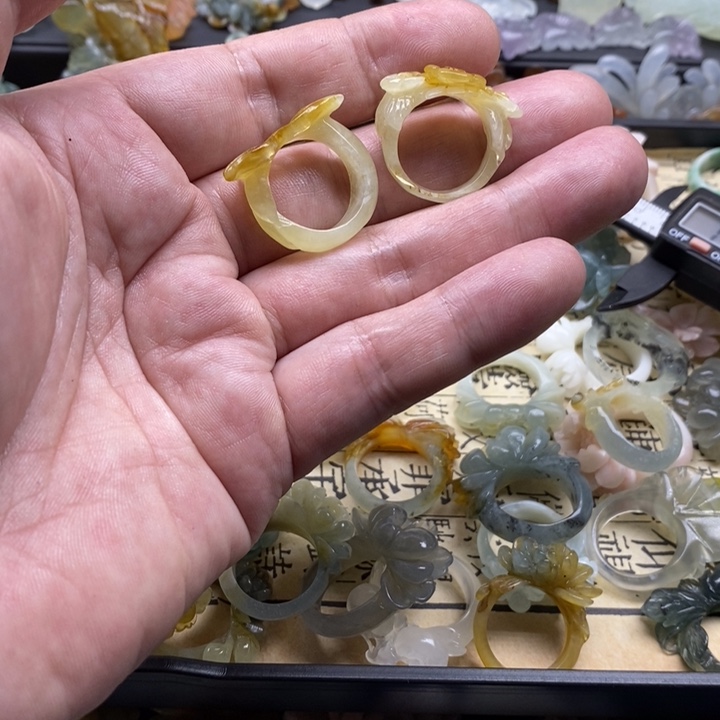 平***1蛇纹石玉合金颈饰