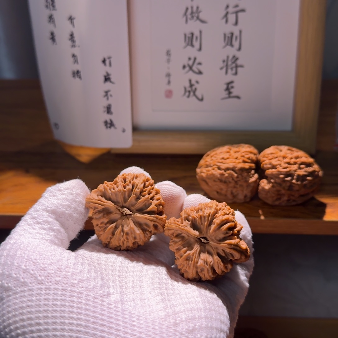 এ***。吊坠文玩核桃42三角南疆石