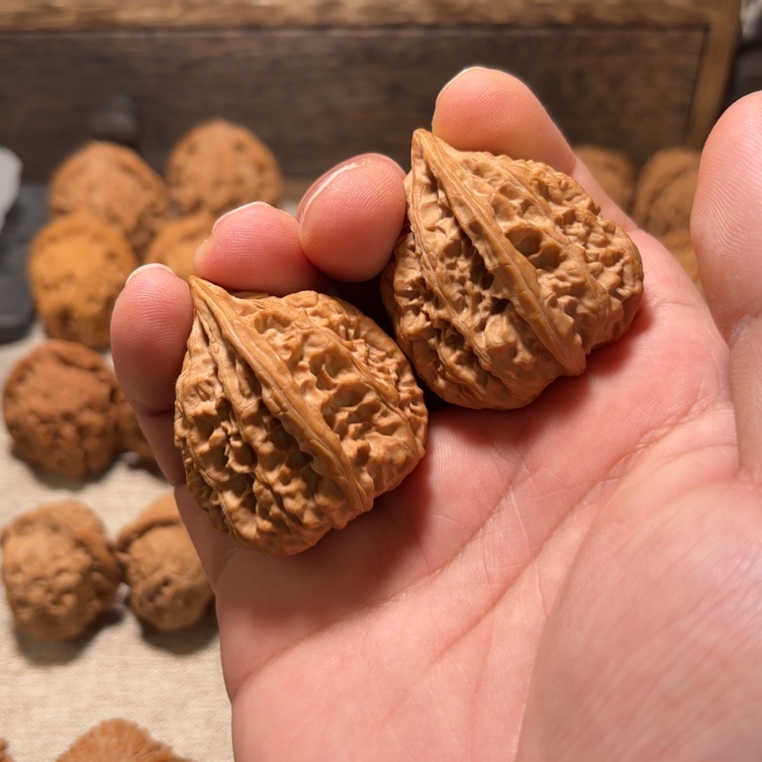 文玩核桃吊坠全品瓷瓶鸭嘴边34高44