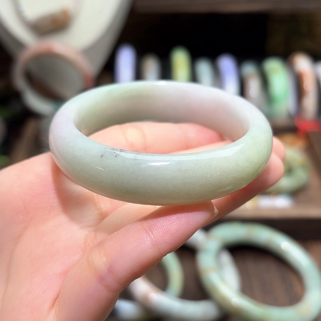 翡翠手镯未镶嵌正圈青草色翡翠手镯