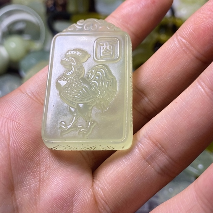 岫玉岫玉颈饰未镶嵌