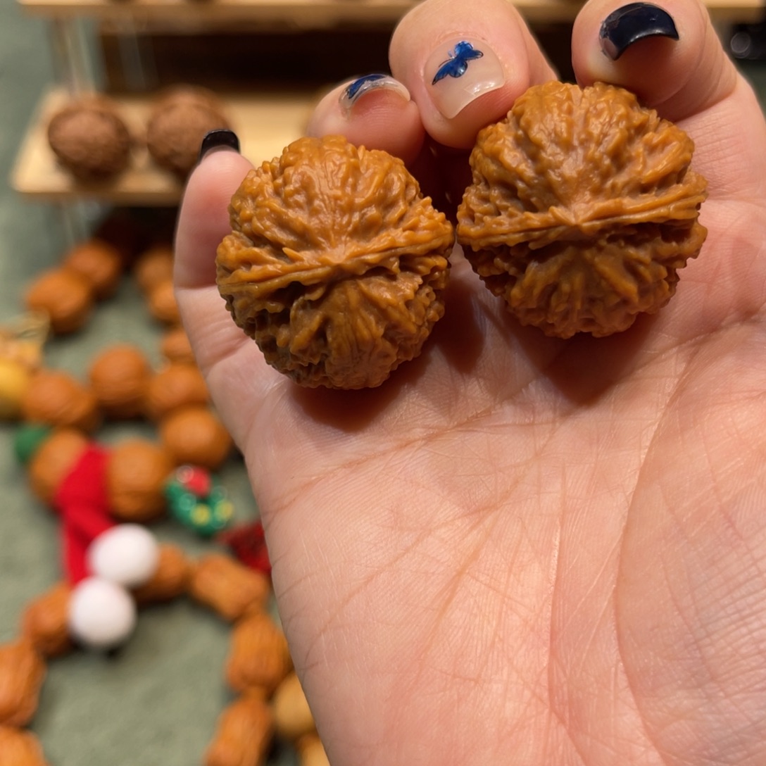 文玩核桃把件麒麟纹八棱