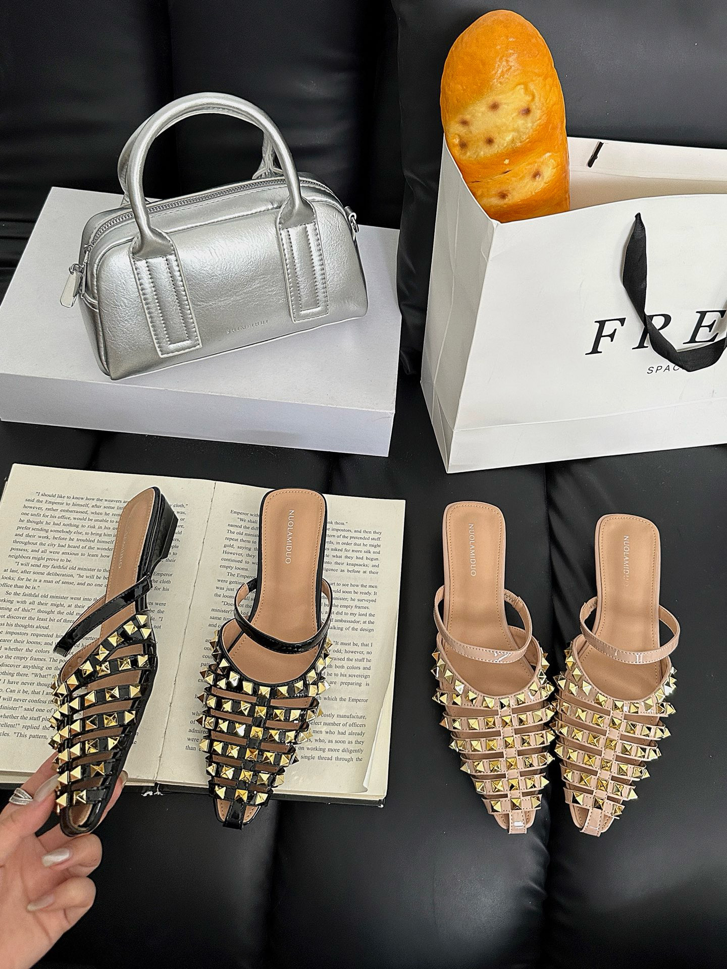 阳雪家 9686-6 夏季凉鞋铆钉拖鞋女外穿低跟编织镂空百搭包头半拖