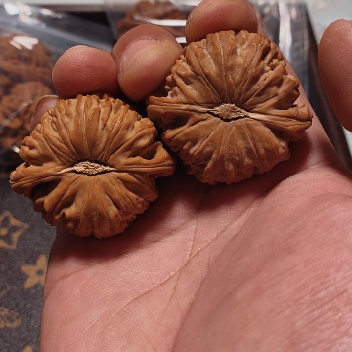 吊坠文玩核桃王**。我们的生活方式是什么