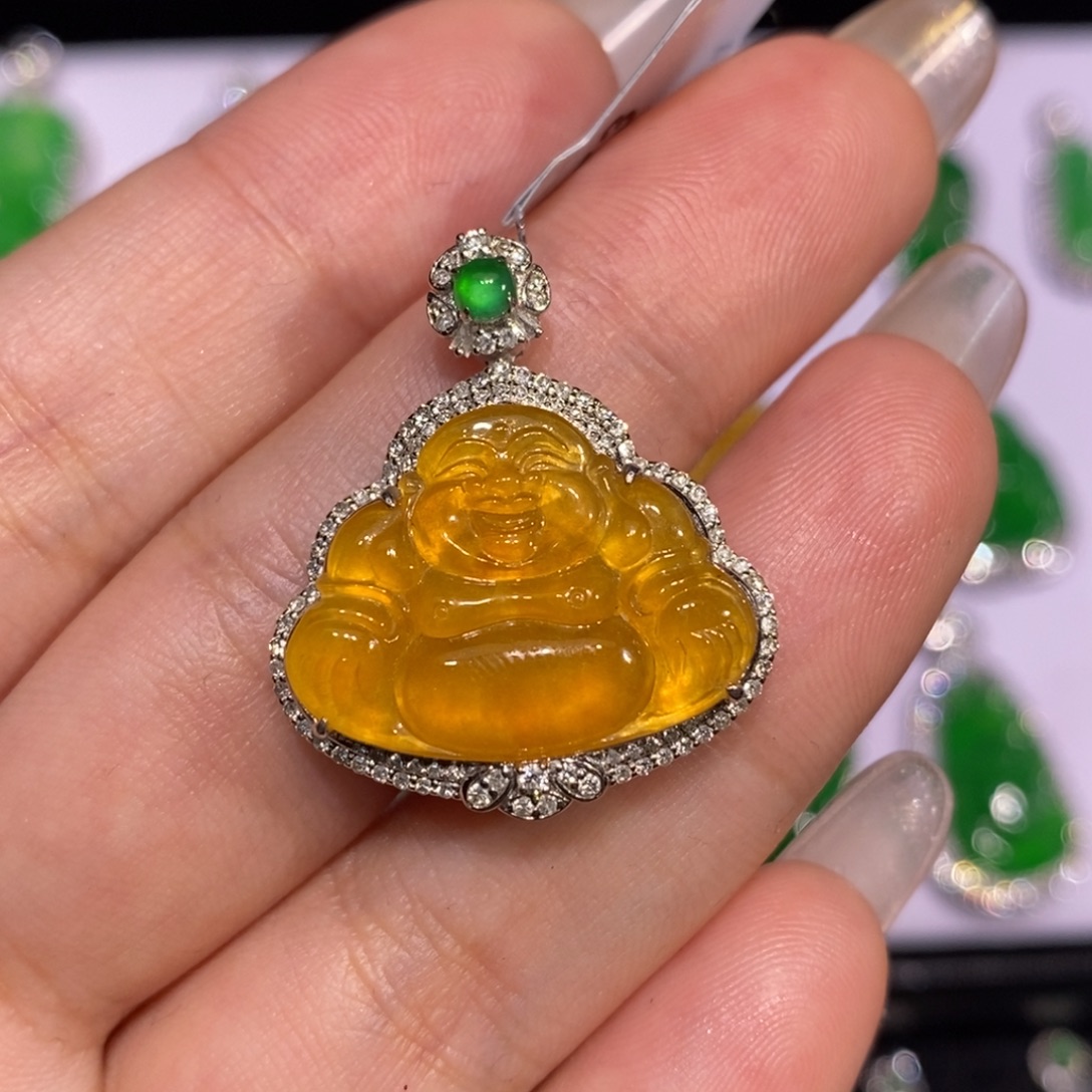 翡翠18K金镶嵌颈饰吊坠