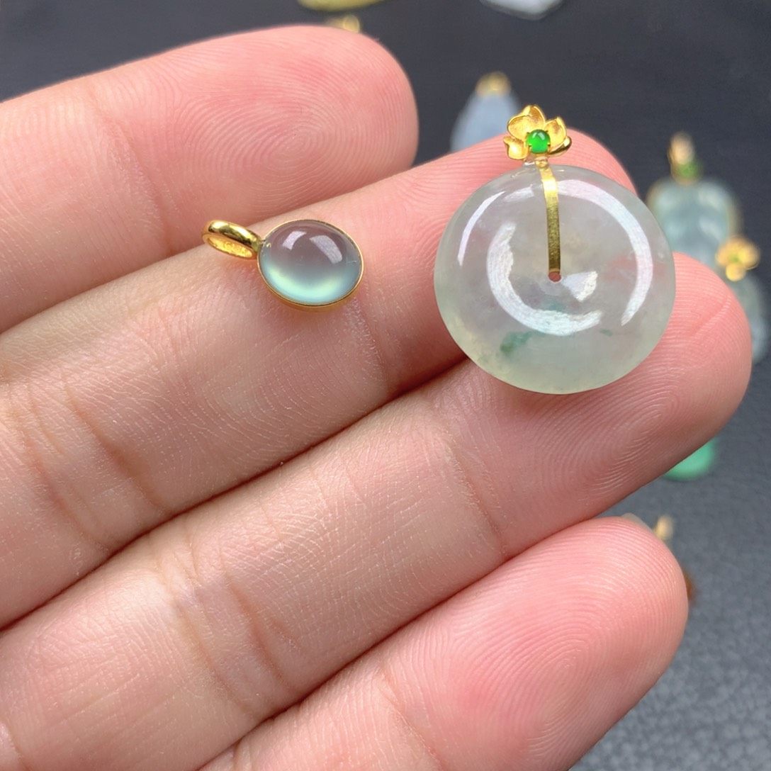 【闪购商品】颈饰18K金镶嵌翡翠?***呀翡翠