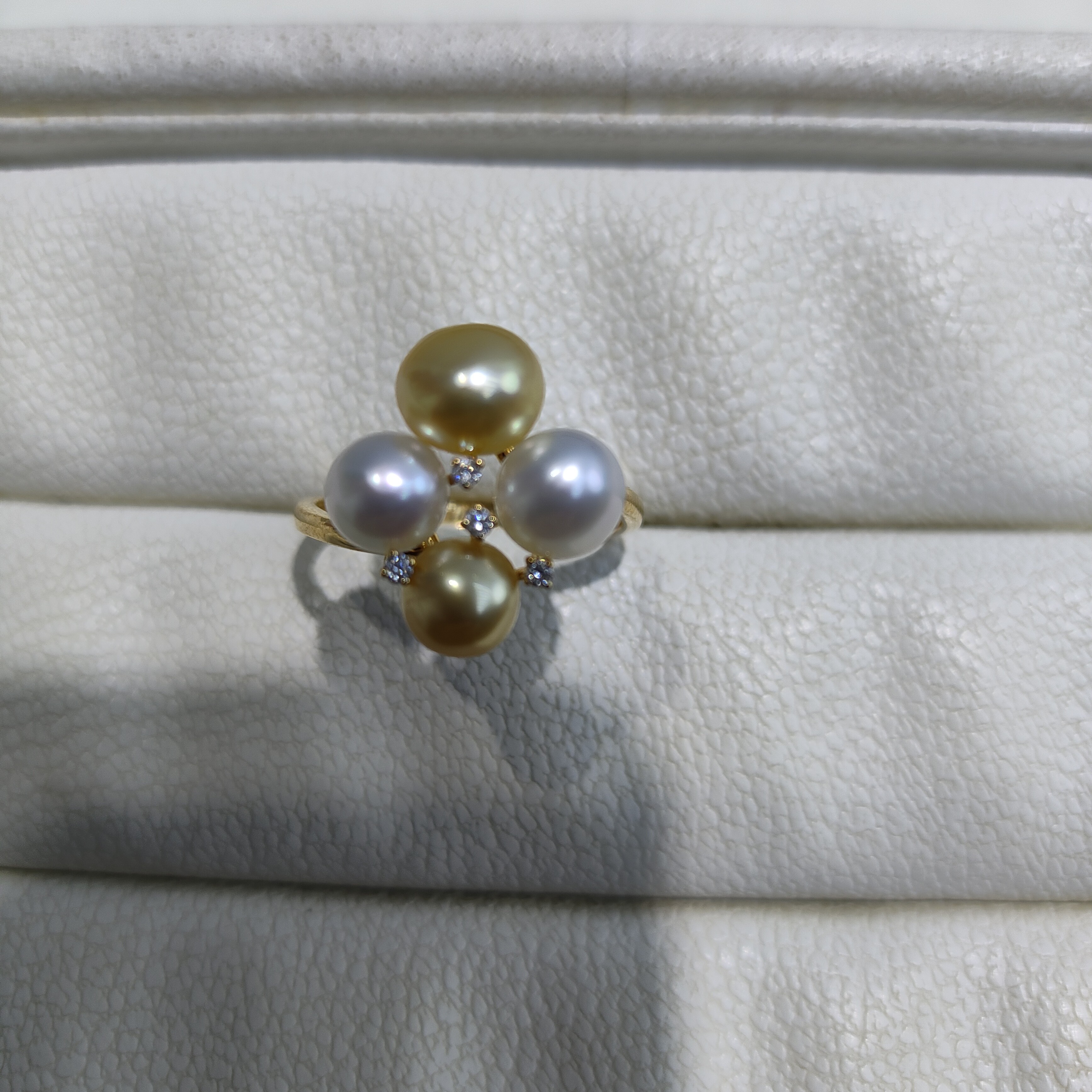 天然海水澳白金珠双色18k金戒指