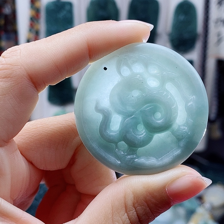 翡翠未镶嵌颈饰翡翠