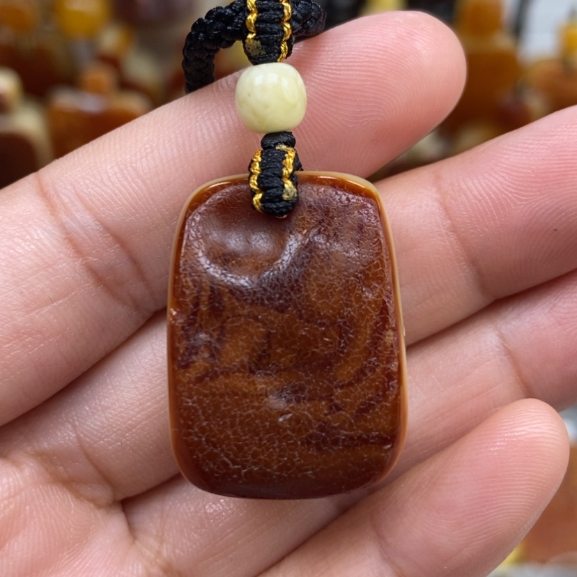 【闪购商品】琥珀颈饰未镶嵌