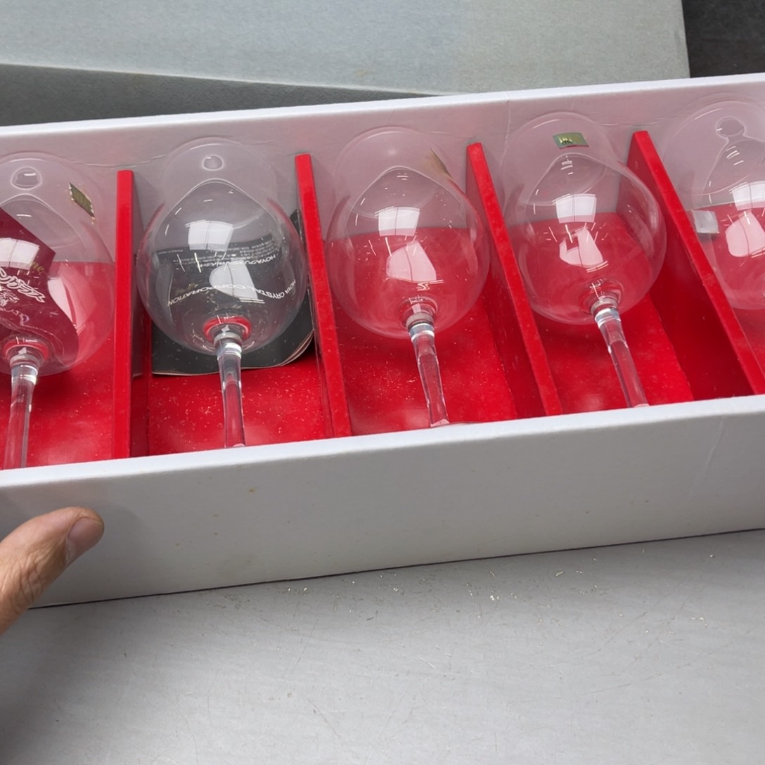 瓷片罩**烧密密麻麻地铺满了