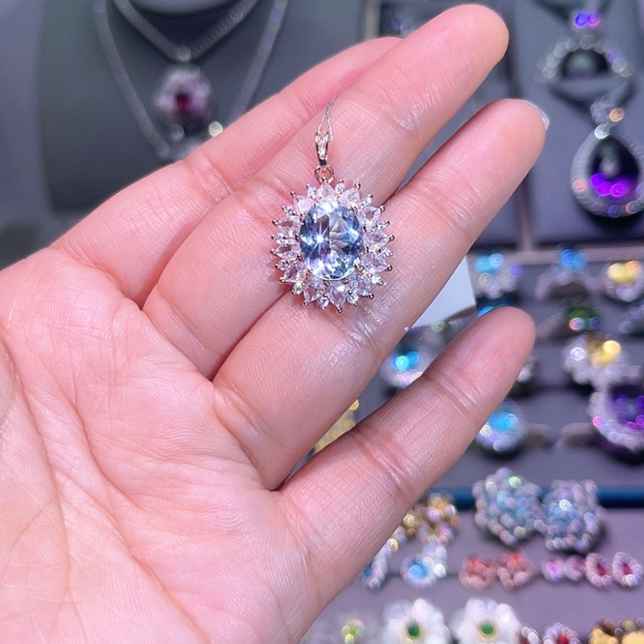 【闪购商品】托帕石吊坠(赠链)银S925镶嵌